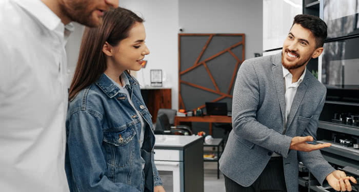 Expert Sales assistants and telephone customer service